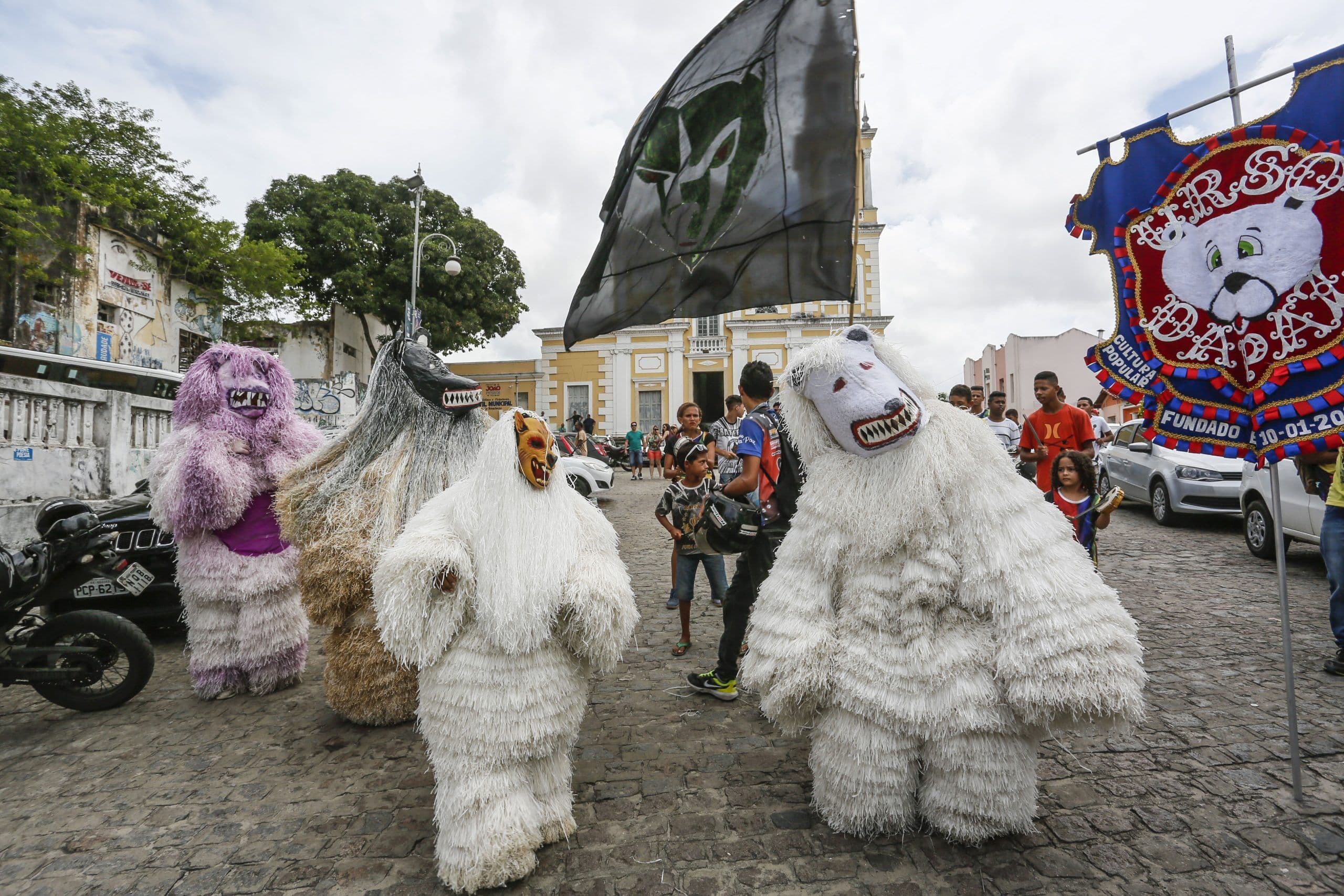 Carnaval Tradição termina hoje em João Pessoa com desfile dos ursos e Maracatu Pé de Elefante