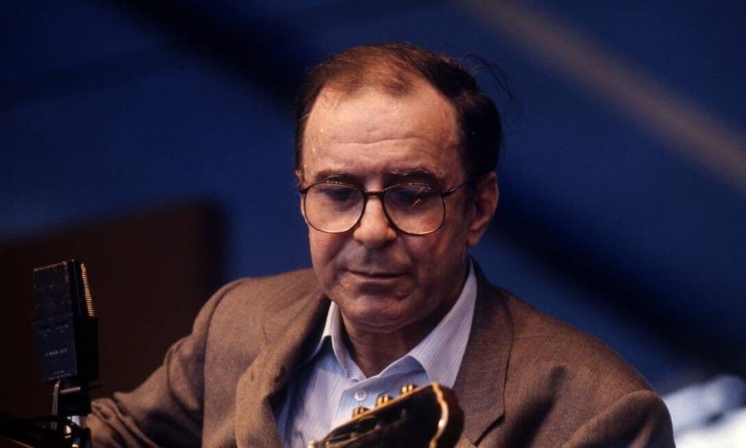 Morre cantor João Gilberto, aos 88 anos
