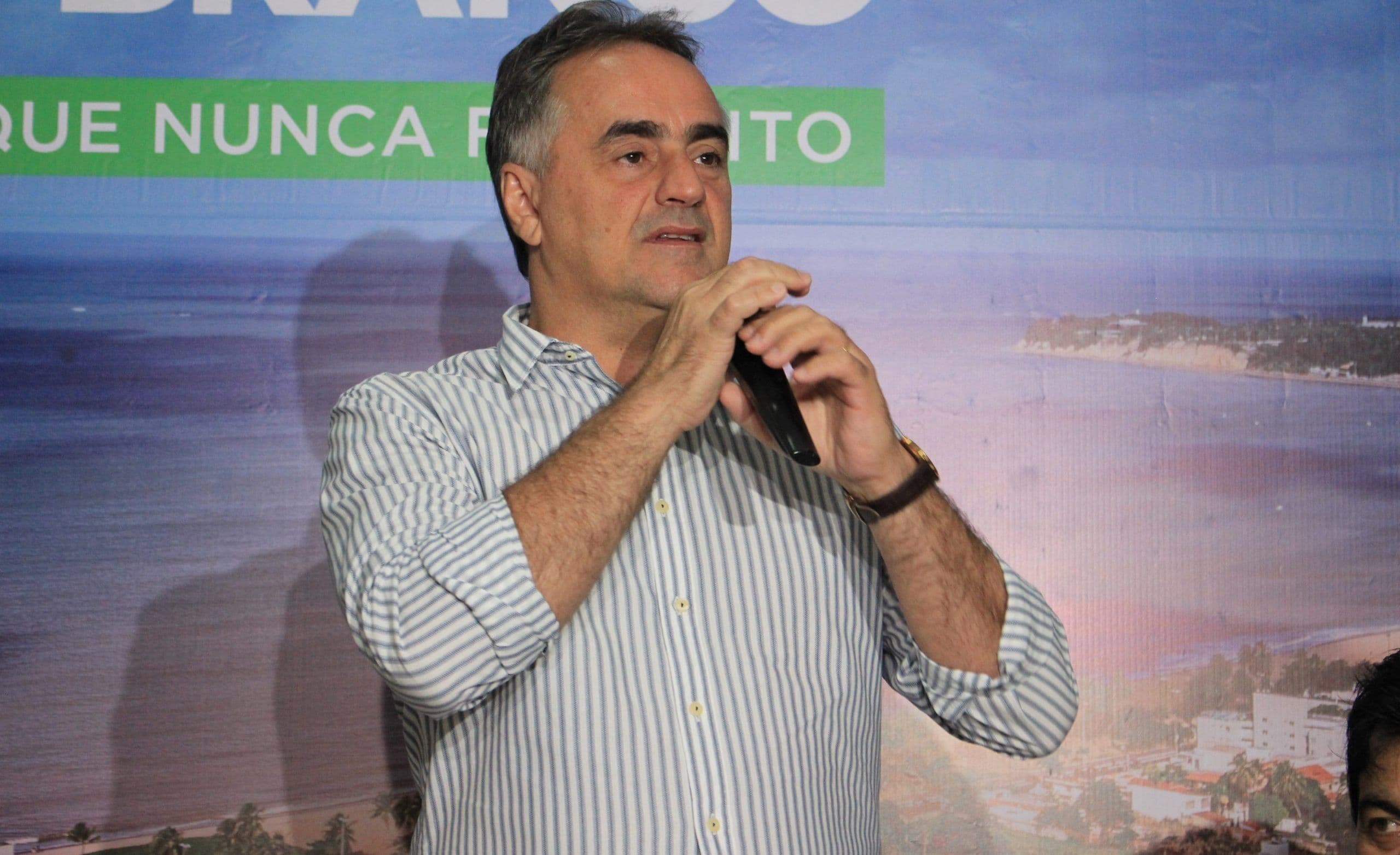 Cartaxo diz que oposição é desunida e não tem prazo para deixar prefeitura