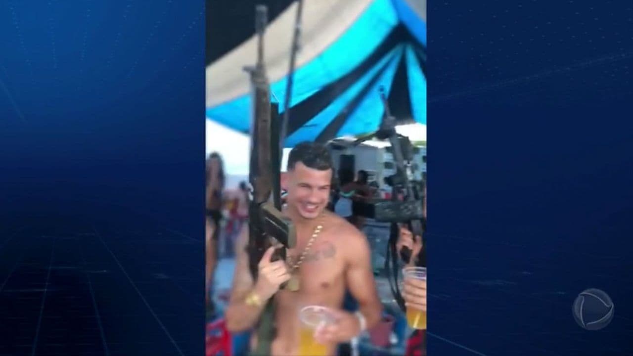 Irmão do jogador Lucas Paquetá é gravado com fuzil em festa