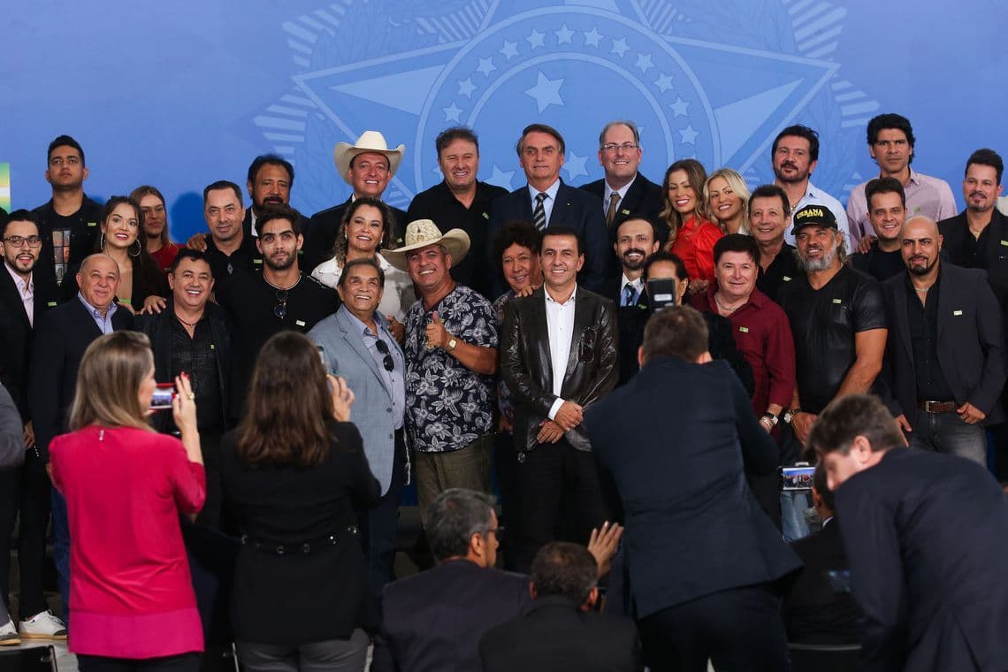 Sertanejos negam participação em evento com Bolsonaro