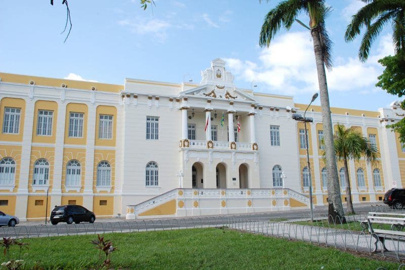Justiça mantém condenação de síndico acusado de chamar moradora autista de 'doida'