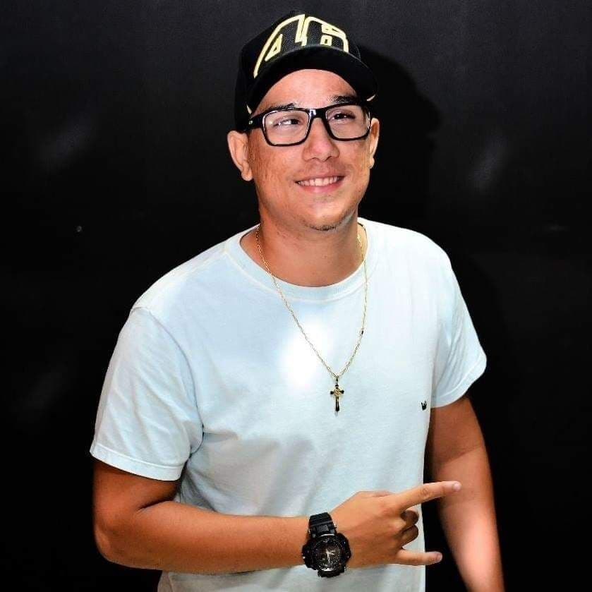 Acidente entre motos mata dois jovens na Paraíba e amigos prestam homenagem a uma das vítimas