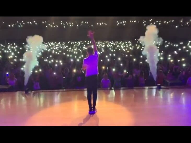 Carlinhos Maia comemora lotação de seu show em João Pessoa e diz: "o maior teatro do Brasil lotado"