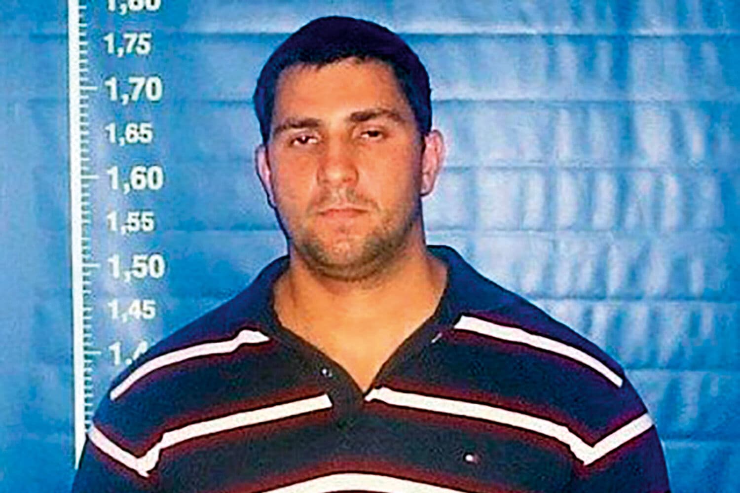 Fotos indicam que miliciano ligado a Flávio foi alvejado a curta distância, diz revista