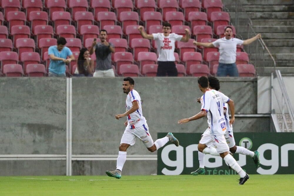 Time pernambucano que derrotou Atlético-MG tem folha 90 vezes menor