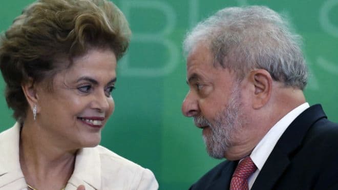 Lula recebe título em Paris e participa de encontro com prefeita junto com Dilma