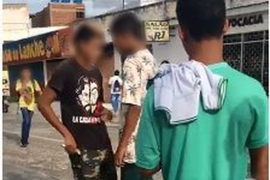 Adolescente é esfaqueado por colega durante discussão em uma escola em Campina Grande