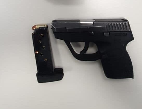 Radialista Fabiano Gomes vai responder por posse ilegal de arma; pistola foi apreendida pela PF