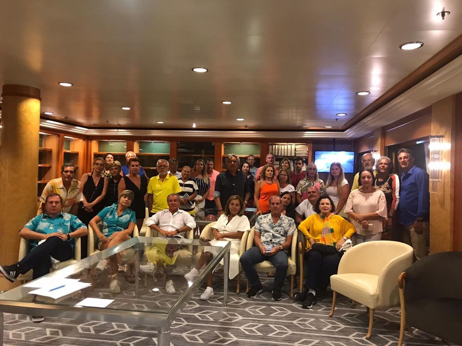 Brasileiros em navio rejeitado por 4 países temem não conseguir voltar para casa