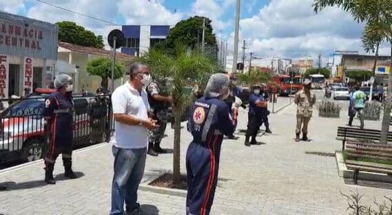 Clientes se aglomeram em fila de banco de Mamanguape e autoridades apelam por distanciamento
