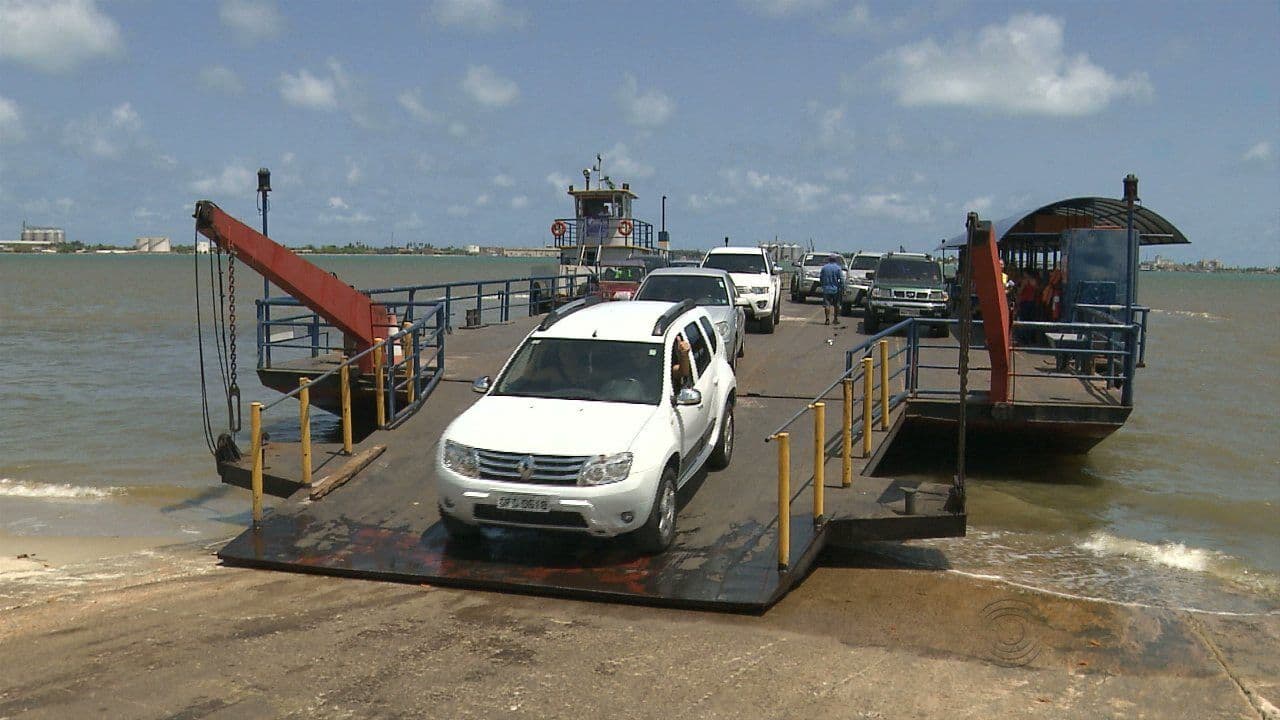 Coronavírus: trajeto marítimo entre Cabedelo e Lucena é realizado em balsa menor