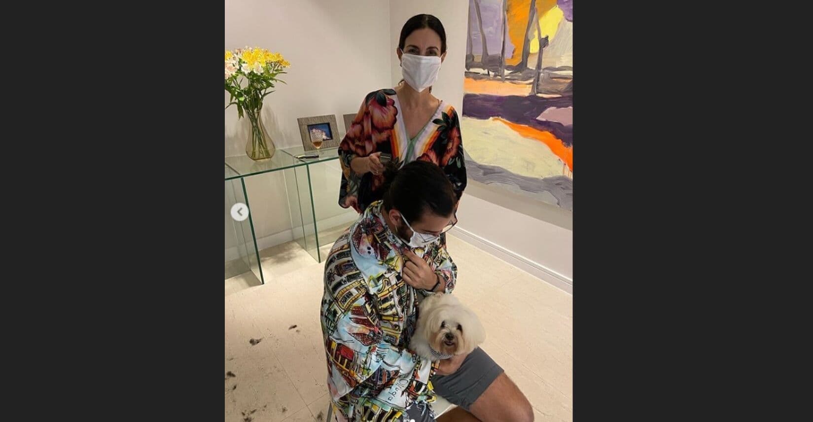 Túlio Gadêlha corta o cabelo do sogro e Fátima Bernardes muda visual do namorado