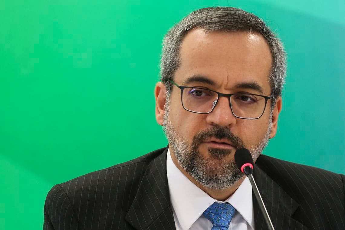 STF abre inquérito para investigar Weintraub por suposto racismo contra chineses