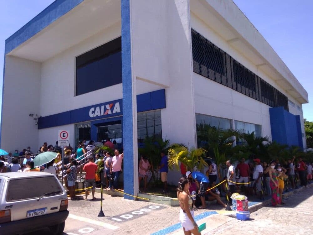 Pagamento de auxílio emergencial intensifica filas nas agências e lotéricas da Paraíba