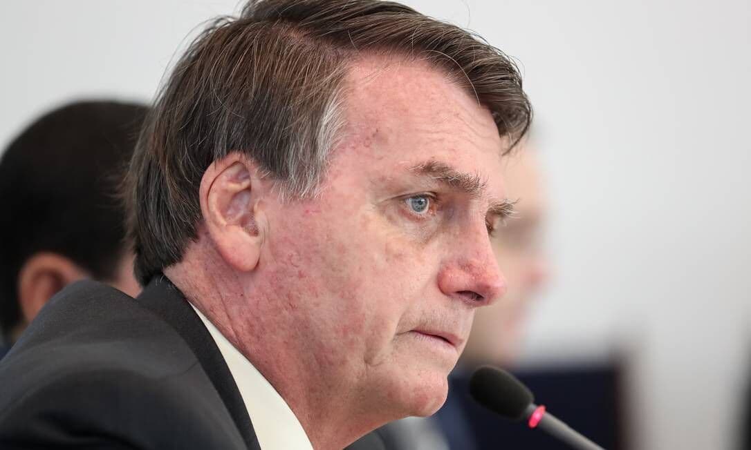 Bolsonaro critica governadores e diz que desrespeito a decreto de atividades essenciais "aflora autoritarismo"