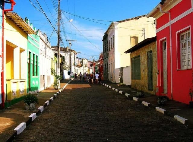 Família abre caixão em velório e cinco são contaminados por Covid-19 na Bahia