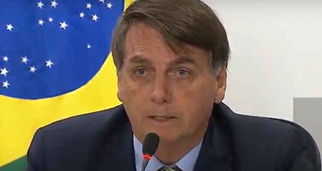 "Brasil acima de tudo!", diz Bolsonaro nas redes sociais após divulgação de vídeo da reunião com ministros
