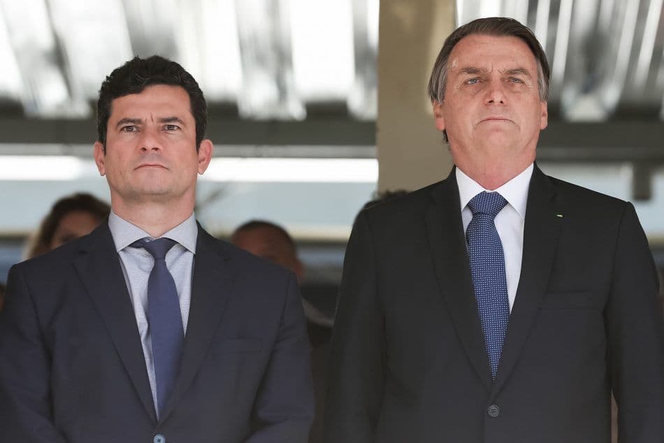 Vídeo da reunião: Bolsonaro xinga prefeitos, pede armamento da população e diz: "eu não vou esperar f**er minha família"
