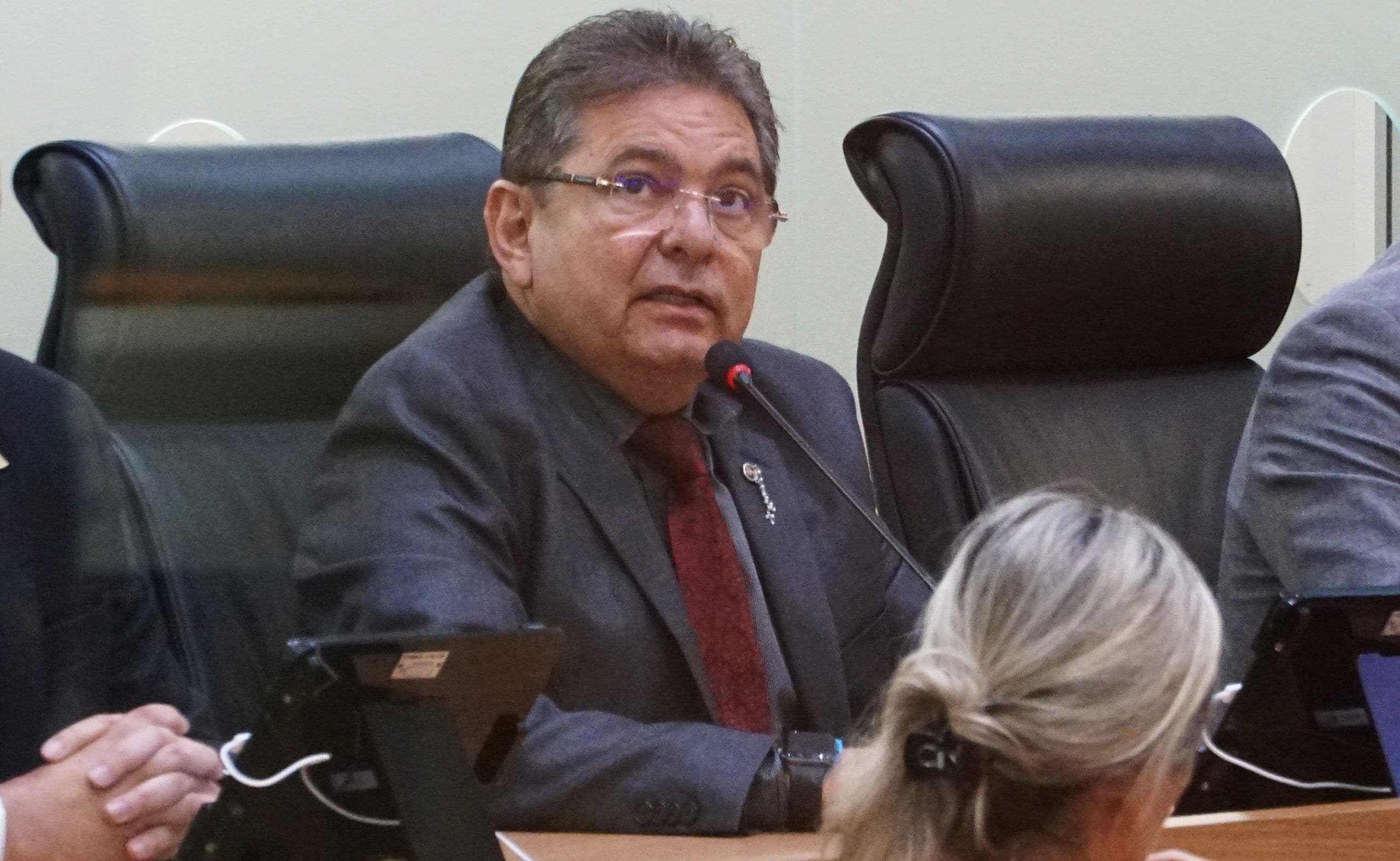 Adriano Galdino diz que derrubará veto e vai promulgar lei que prevê desconto em mensalidades de escolas e faculdades durante pandemia