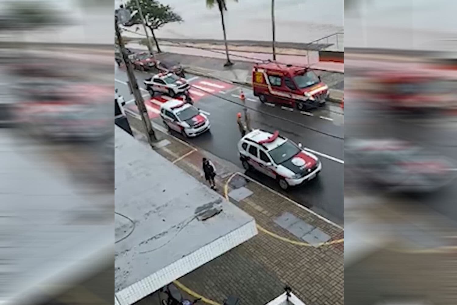 Polícia e bombeiros bloqueiam trecho de rua em João Pessoa para resgatar mulher que ameaça suicídio