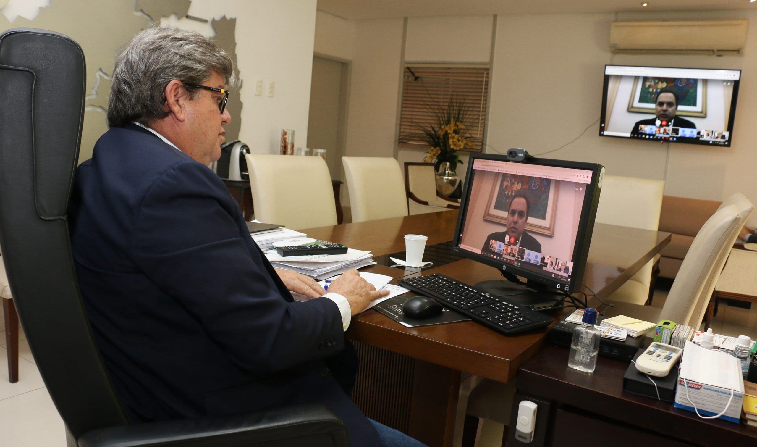 João Azevêdo diz que haverá restrição de circulação de veículos e pessoas na Grande João Pessoa, mas não será decretado lockdown