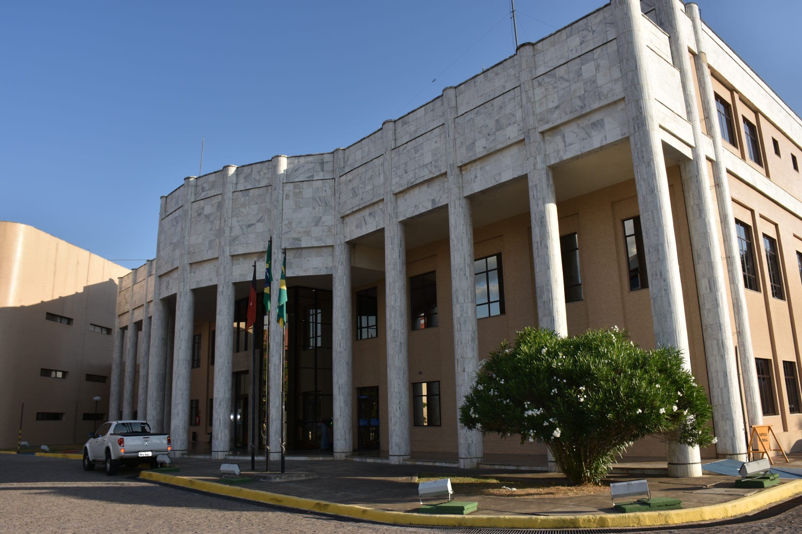 Empresário foragido da Operação Famintos se apresenta à Justiça Federal e tem prisão mantida