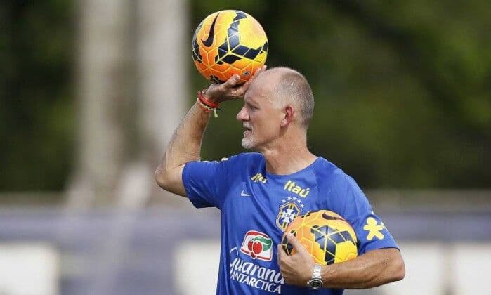 Goleiros são maiores prejudicados com parada do futebol, diz Taffarel