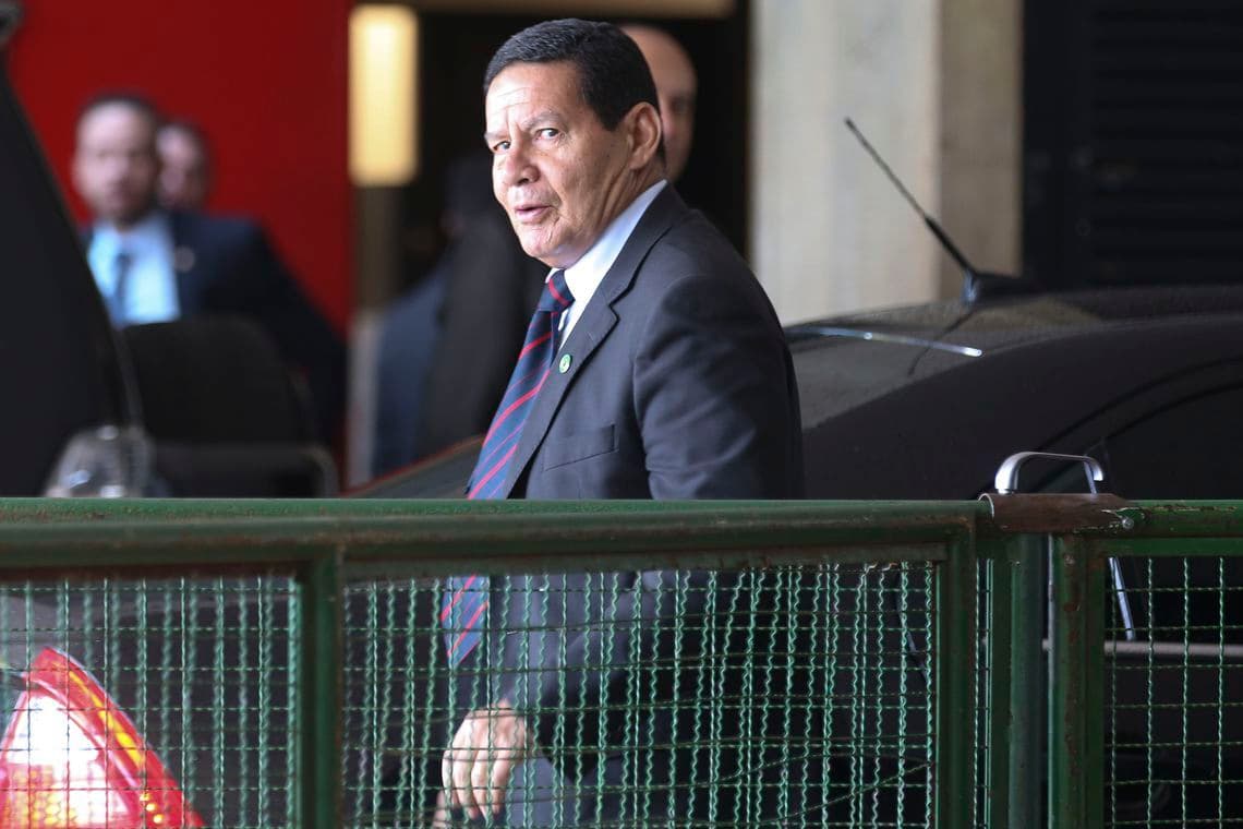 ALPB aprova título de cidadão paraibano para o vice-presidente Hamilton Mourão