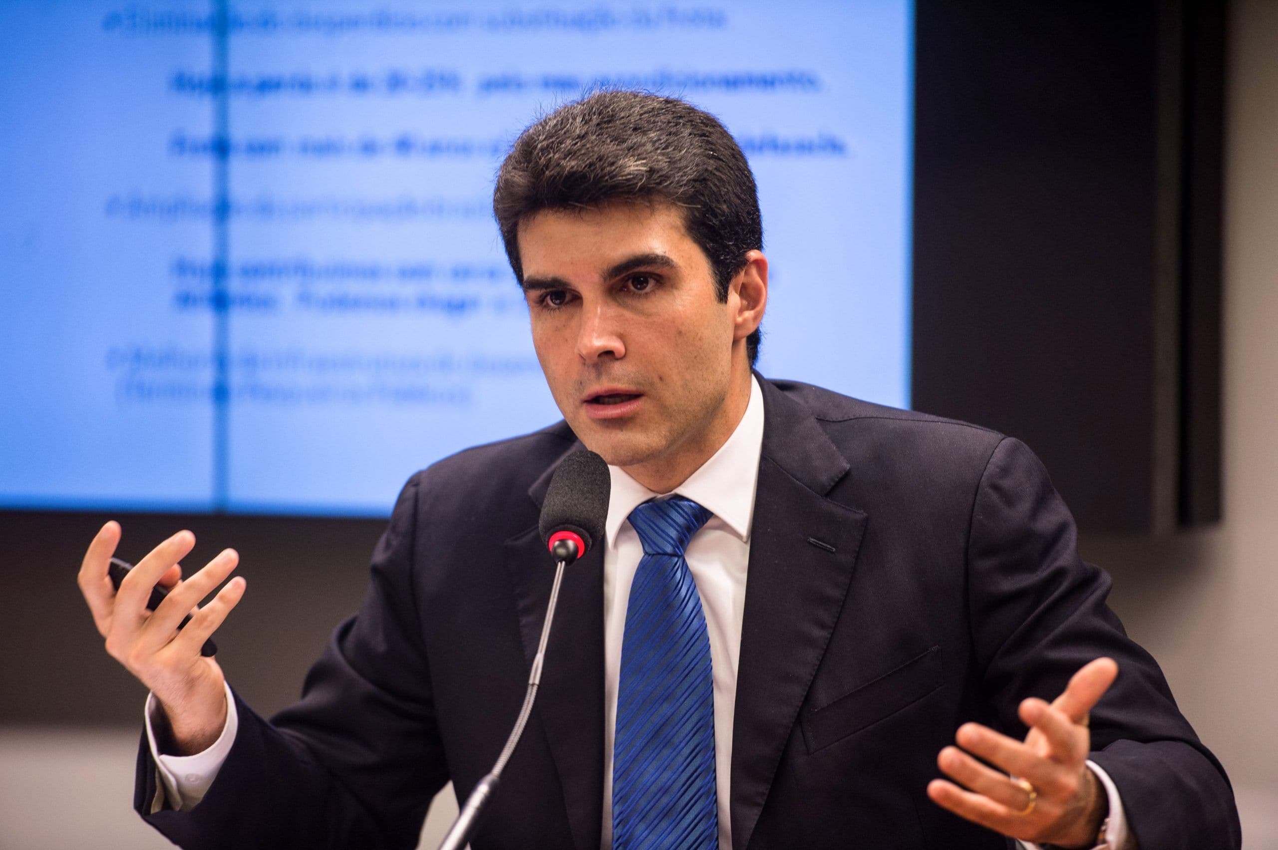 Governadores anunciam que não irão seguir novas diretrizes sobre serviços essenciais durante pandemia