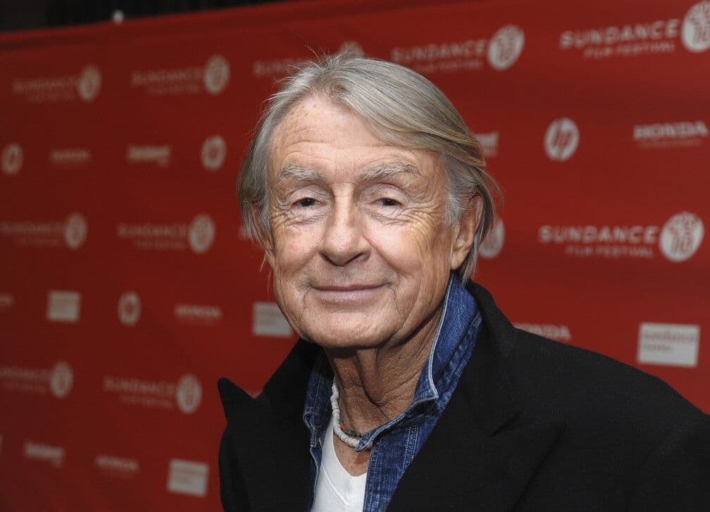 Joel Schumacher, diretor de 'Batman & Robin' e 'Os garotos perdidos', morre aos 80 anos