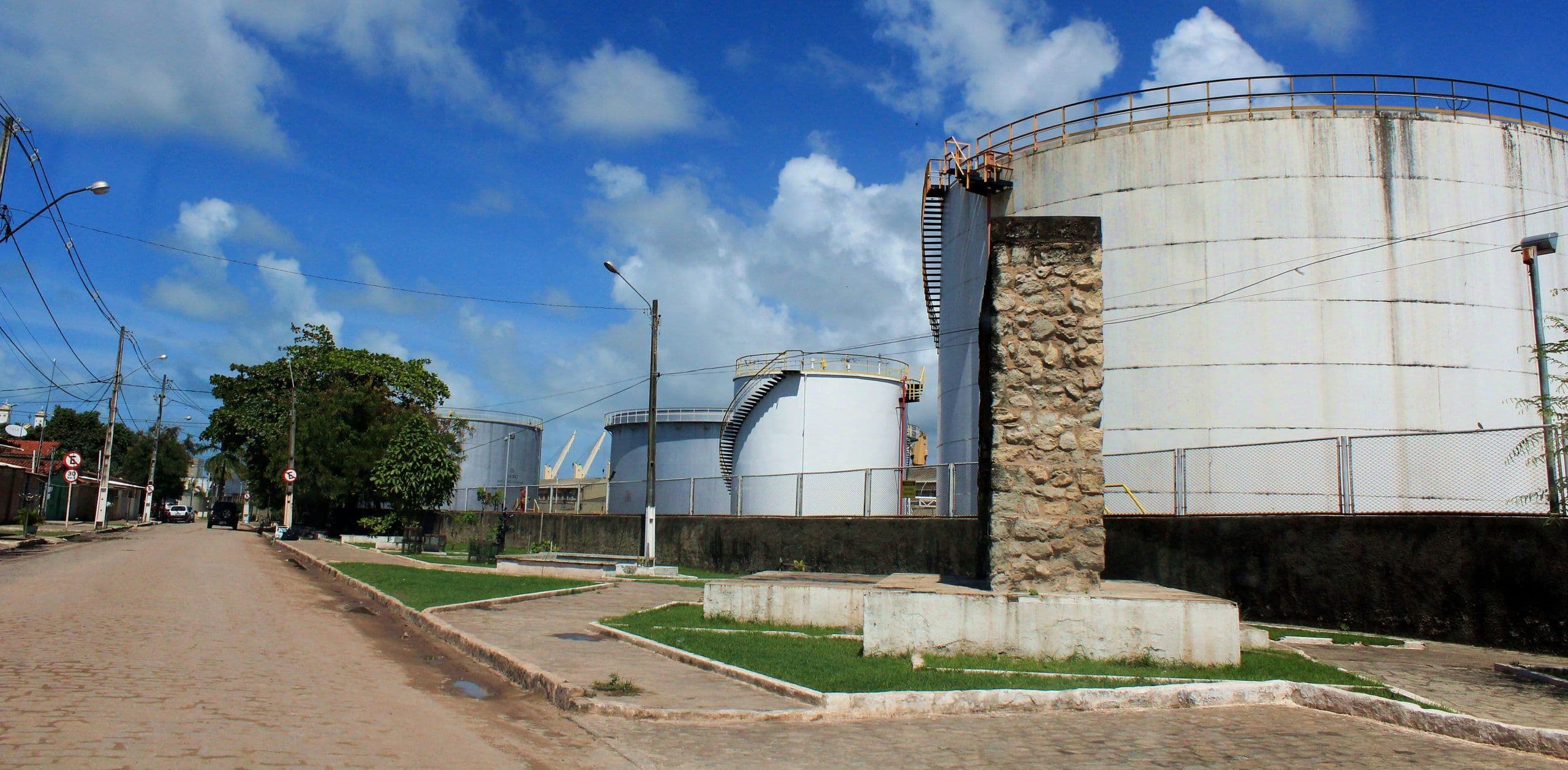 Chegada de novo navio ao Porto de Cabedelo deve normalizar distribuição de gasolina