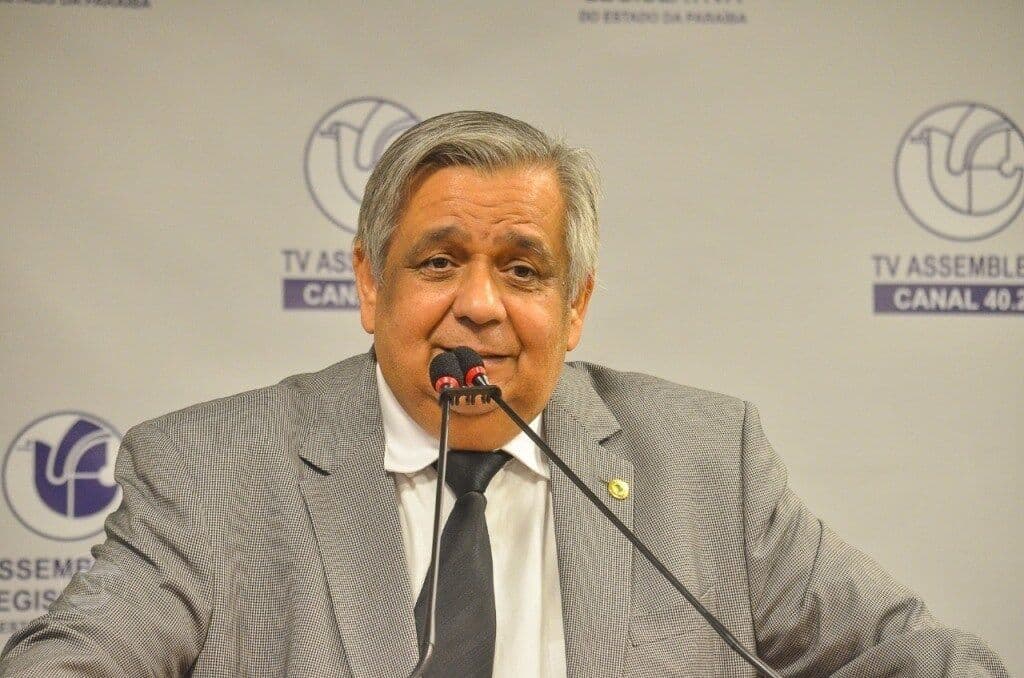 Deputado Edmilson Soares é internado às pressas em João Pessoa após trombose