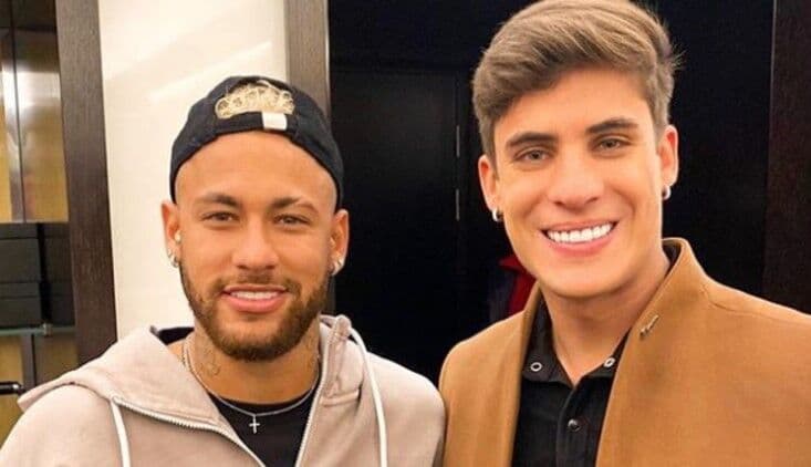 Vaza áudio de conversa de Neymar com amigos sobre namorado da mãe: 'Vamos matar e enfiar o cabo de vassoura'