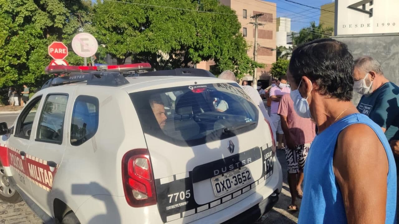 Após perseguição, Polícia Militar prende dupla suspeita de assalto no Bessa