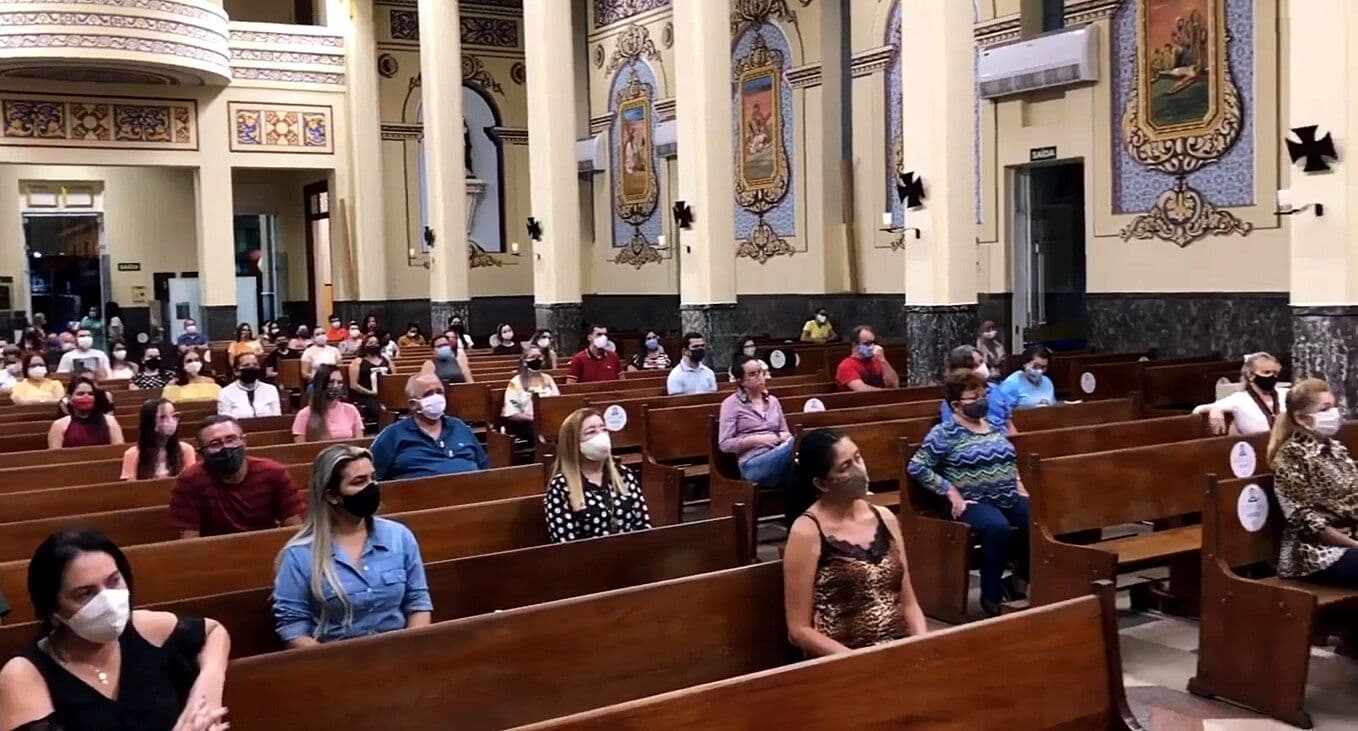 Após 106 dias sem missas presenciais, Catedral de Patos reabre as portas com medidas de segurança para fieis