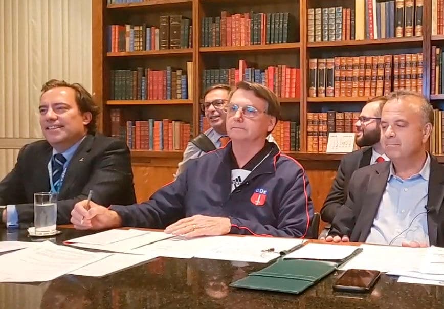 Netos de Luiz Gonzaga criticam uso de música em transmissão de Bolsonaro