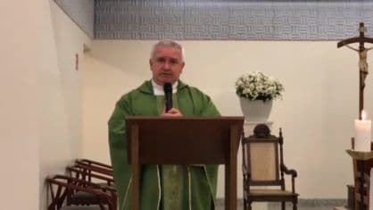 Padre diz que Bolsonaro é 'bandido' e que eleitor dele tem que se confessar