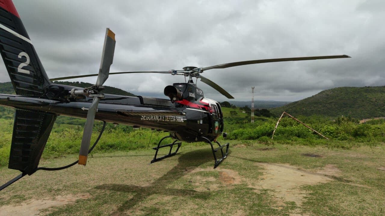 Carro usado em fuga de detentos de presídio de Pernambuco é encontrado em Campina Grande