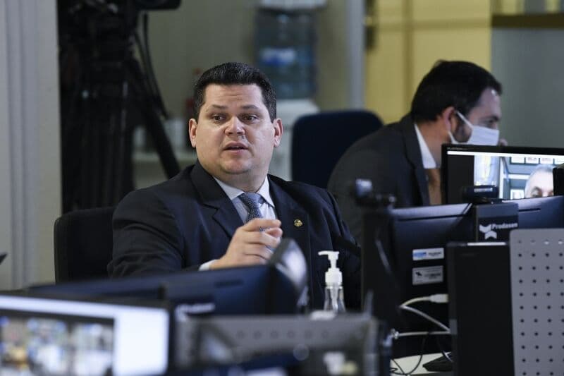 Sem acordo, Senado deixa MP que altera regras trabalhistas caducar e atende a desejo do governo