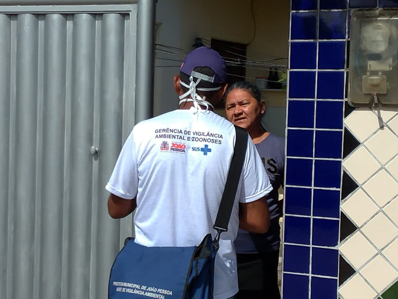 Das 7,2 mil pessoas abordadas pelas equipes de saúde durante visitas a residências em João Pessoa, 430 apresentaram sintomas gripais