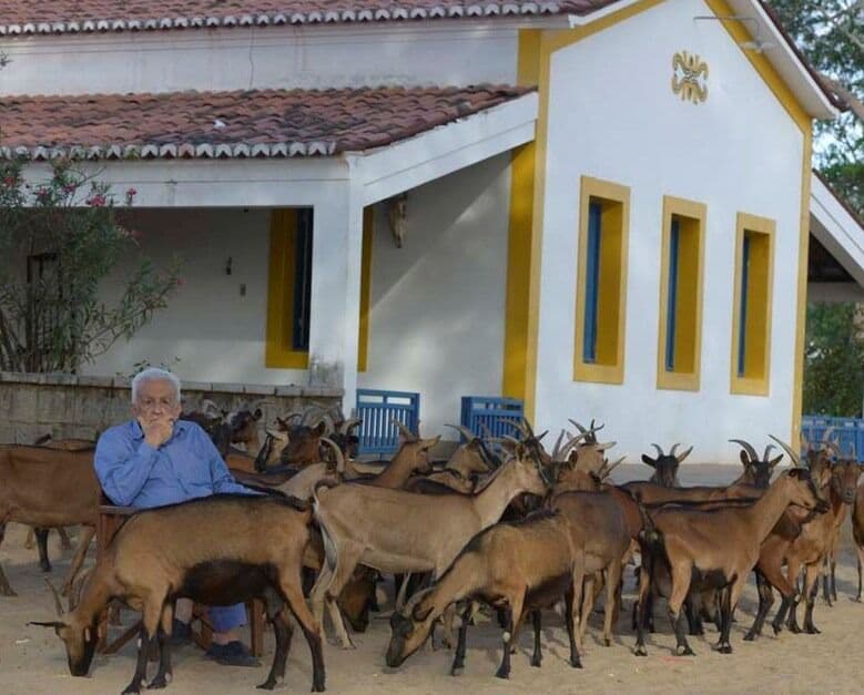 ''O Nordeste seco perde, com o falecimento de Manelito, a sua voz'', lamenta Cássio Cunha Lima