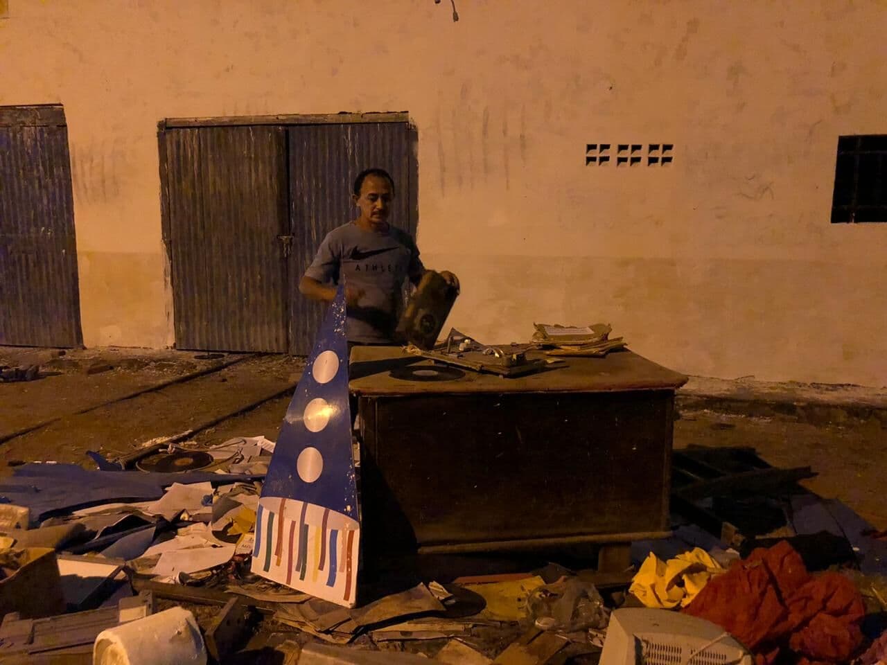 Moradores de Pombal denunciam depredação de antiga estação de trem pela prefeitura e descarte de materiais históricos