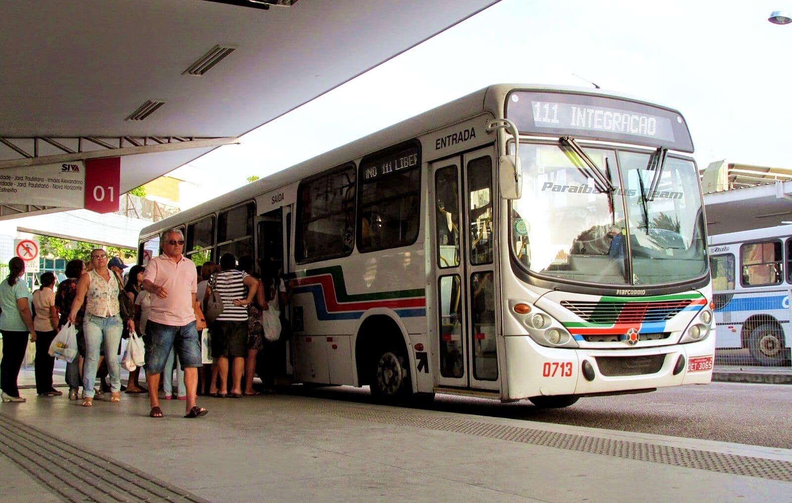 Ministério Público diz que ônibus de CG não poderão negar embarque de passageiros sem cartão