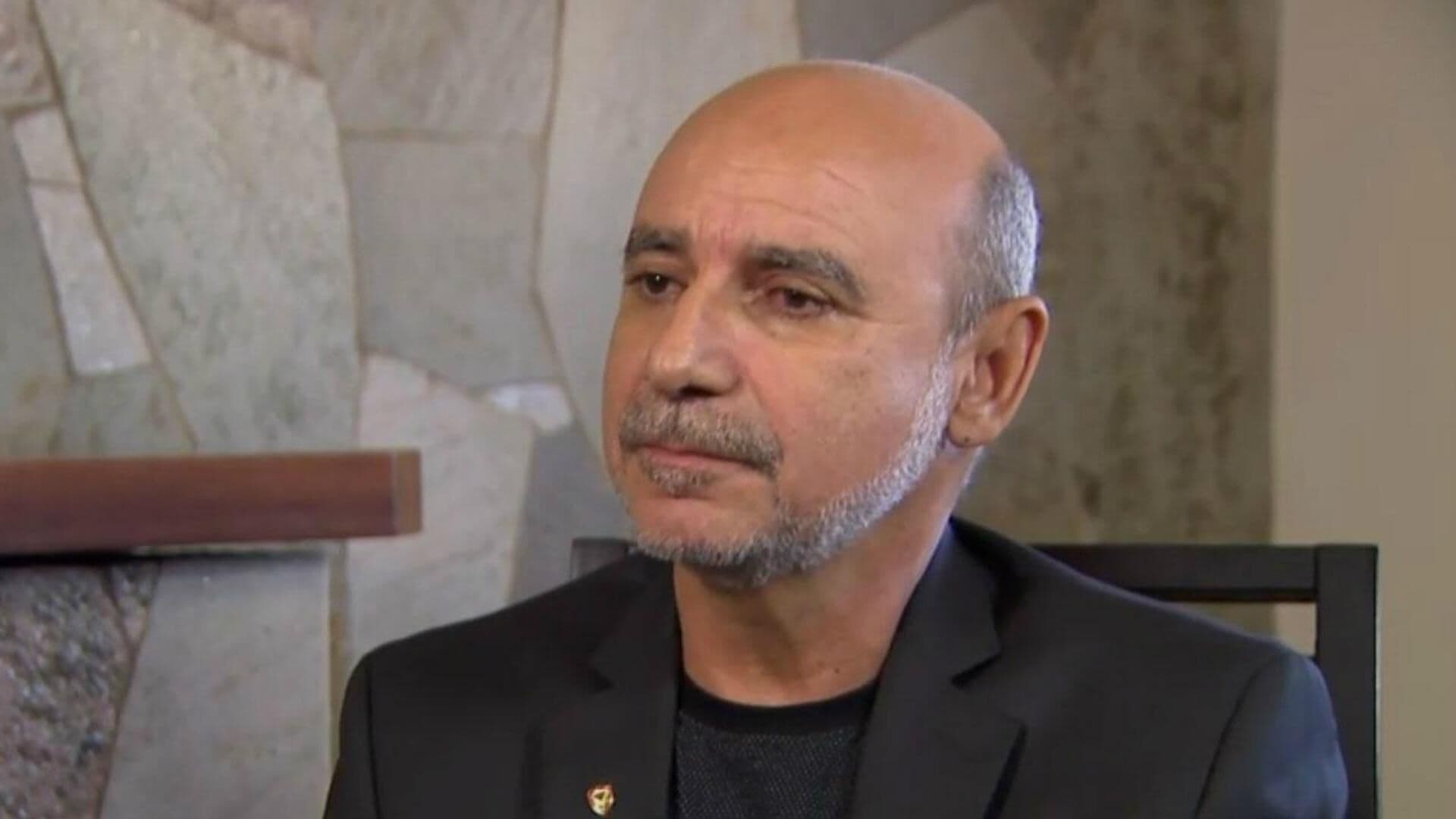 Ministro do STJ revoga prisão domiciliar e decide mandar Queiroz de volta para cadeia