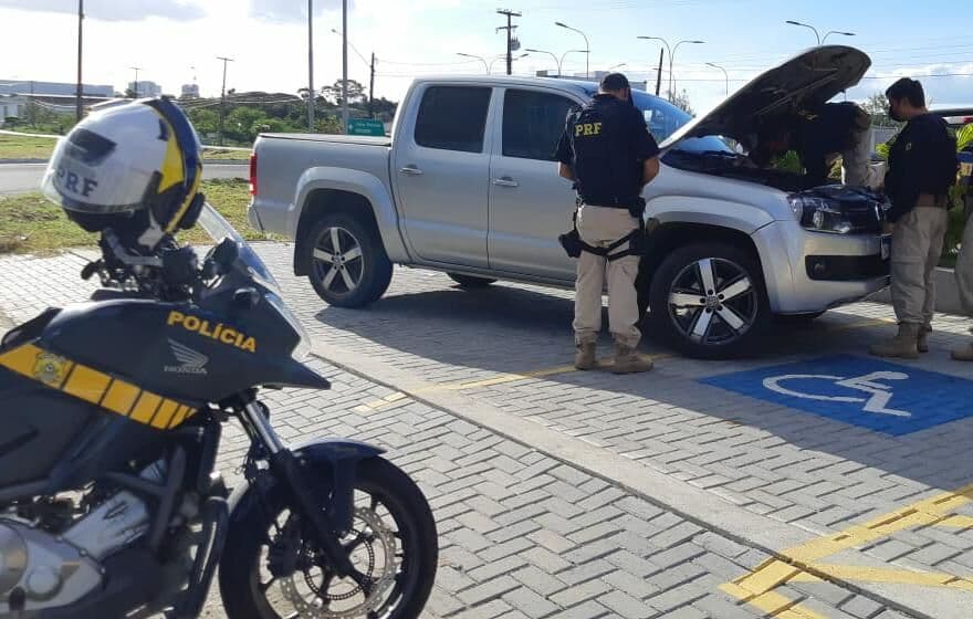 Caminhonete de luxo roubada em Goiás e que circulava com placas de Pernambuco é recuperada na Paraíba