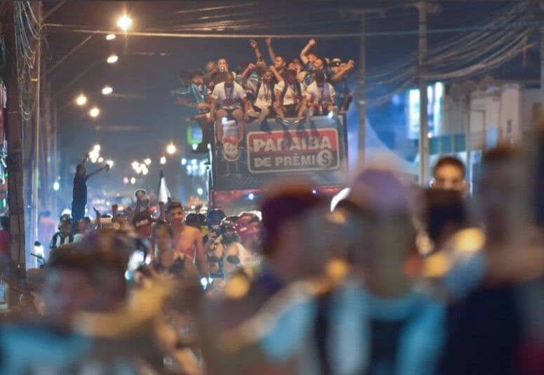 Treze ignora pandemia e comemora título do Campeonato Paraibano pelas ruas de Campina Grande