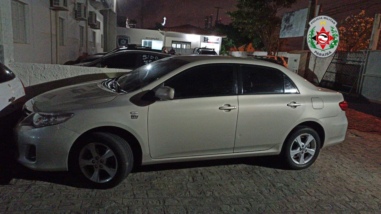 Polícia Militar recupera veículo roubado e apreende adolescente em Campina Grande