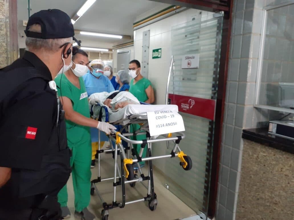 Idosa de 114 anos, moradora da Aspan, recebe alta hospitalar após vencer a Covid-19 em João Pessoa