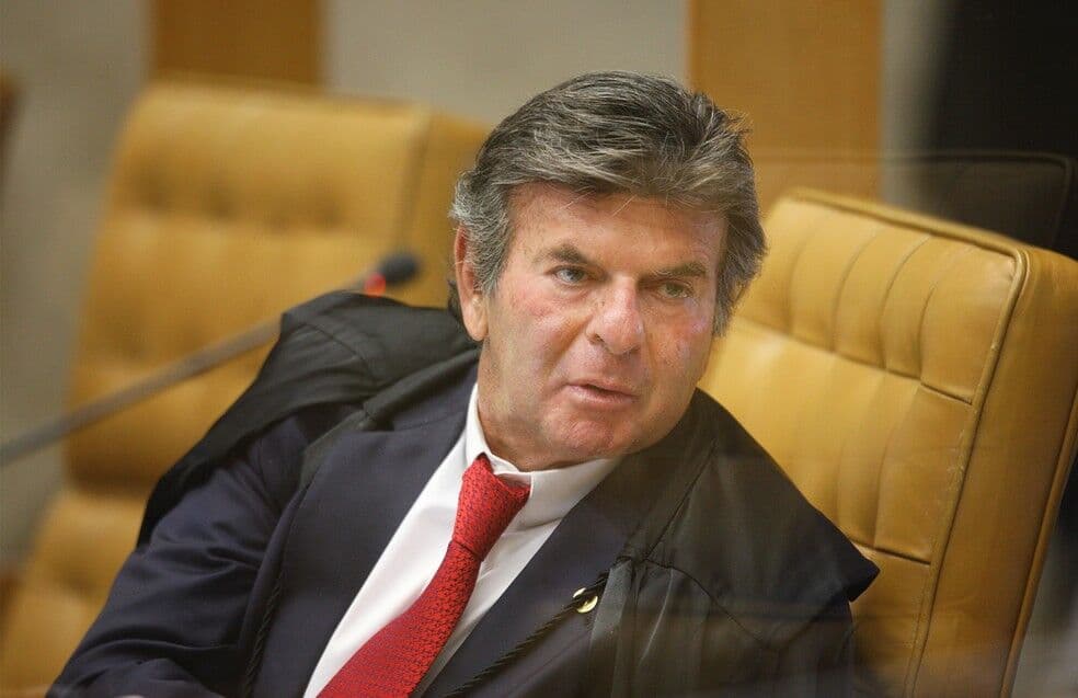 Recém-empossado na presidência do STF, Fux é diagnosticado com Covid-19, informa assessoria